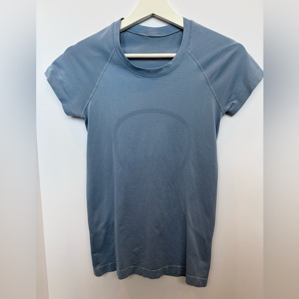 Lululemon Blue Swiftly Tech Short-Sleeve Shirt Size 4 *Hip length